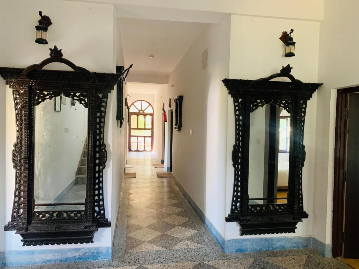 Hotel Parkside & Swimming Pool-Between Greenery And Azure ,Your Perfect Retreat Chitwan Zewnętrze zdjęcie