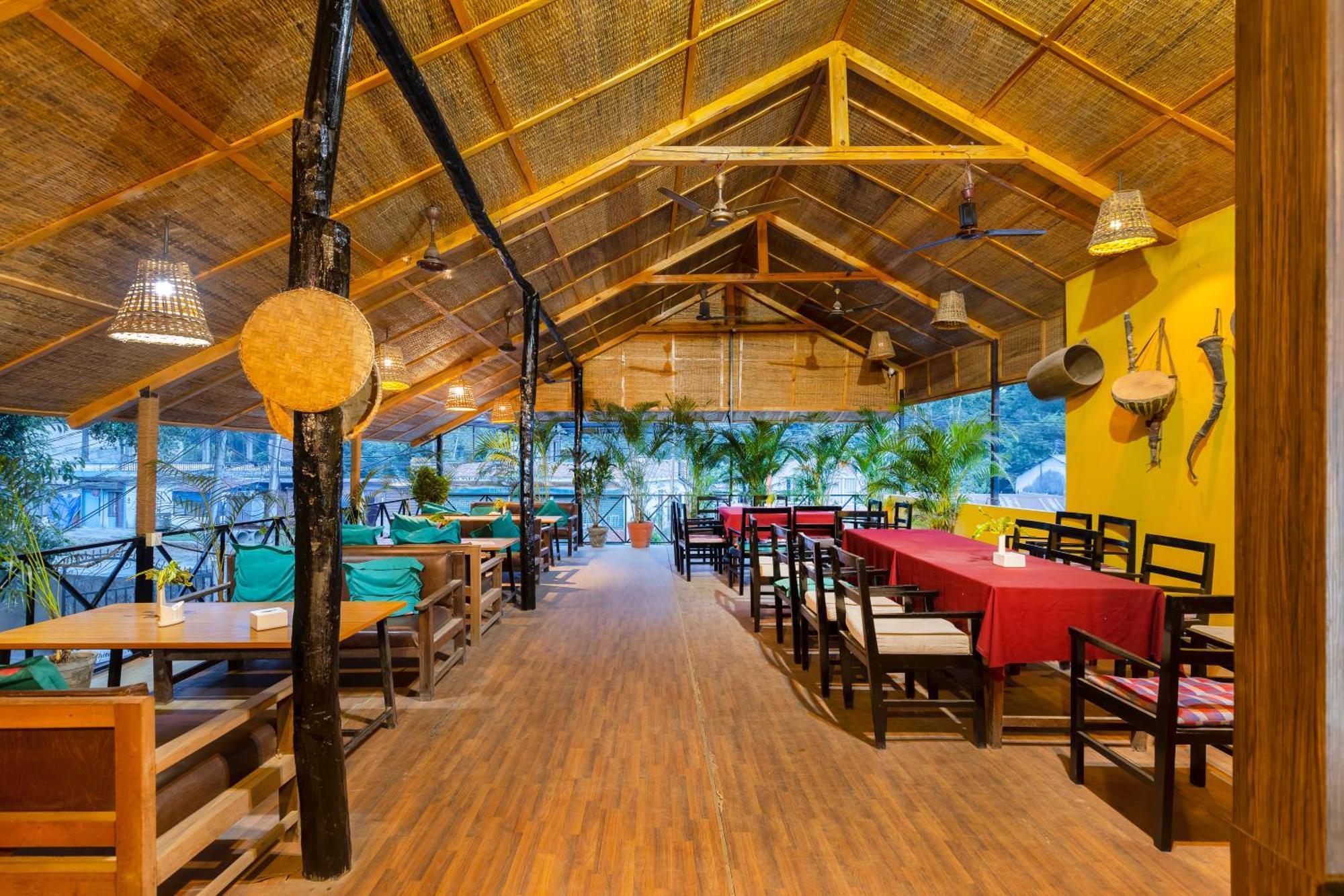 Hotel Parkside & Swimming Pool-Between Greenery And Azure ,Your Perfect Retreat Chitwan Zewnętrze zdjęcie